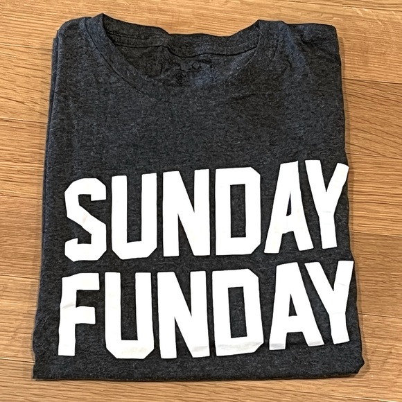 ❗️LAST CHANCE Sunday Funday Graphic Tee - Small - Picture 1 of 3